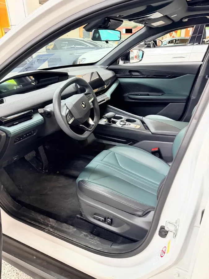 2024 ChangAn UNI-V iDD 1.5L 110HP L4 E-CVT PHEV 18.99KWH,autocango,china used car exporter,china ev exporter,chinese used car exporter,chinese used ev exporter