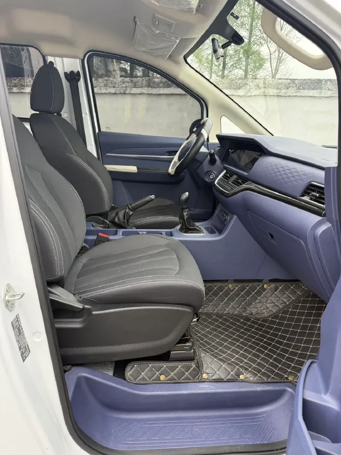 2025 BAW RuiSheng Trump M7 1.6L 124HP L4 5MT,autocango,china used car exporter,china ev exporter,chinese used car exporter,chinese used ev exporter