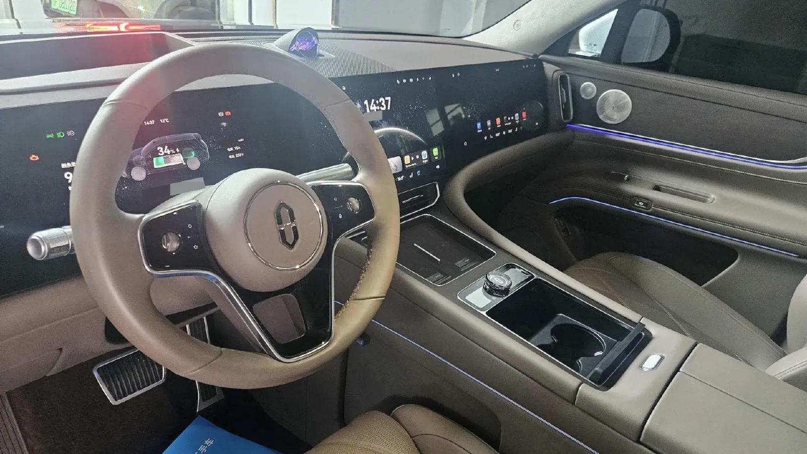 2025 AITO AITO M9 REEV 160HP REEV 52KWH,autocango,china used car exporter,china ev exporter,chinese used car exporter,chinese used ev exporter