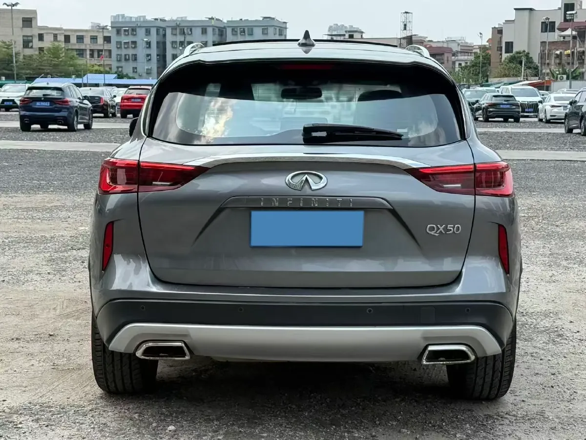 2018 Infiniti QX30 2.0T 211HP L4 7DCT,autocango,china used car exporter,china ev exporter,chinese used car exporter,chinese used ev exporter