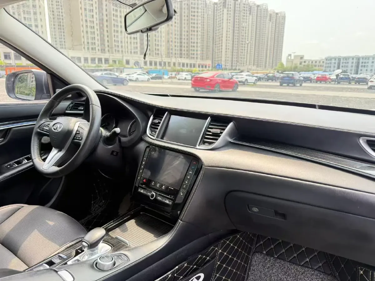 2018 Infiniti QX30 2.0T 211HP L4 7DCT,autocango,china used car exporter,china ev exporter,chinese used car exporter,chinese used ev exporter