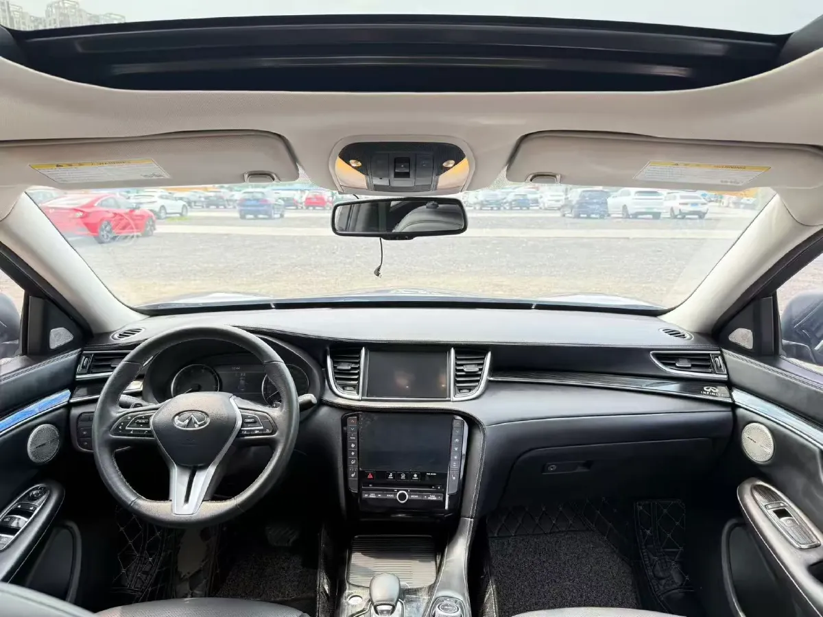 2018 Infiniti QX30 2.0T 211HP L4 7DCT,autocango,china used car exporter,china ev exporter,chinese used car exporter,chinese used ev exporter