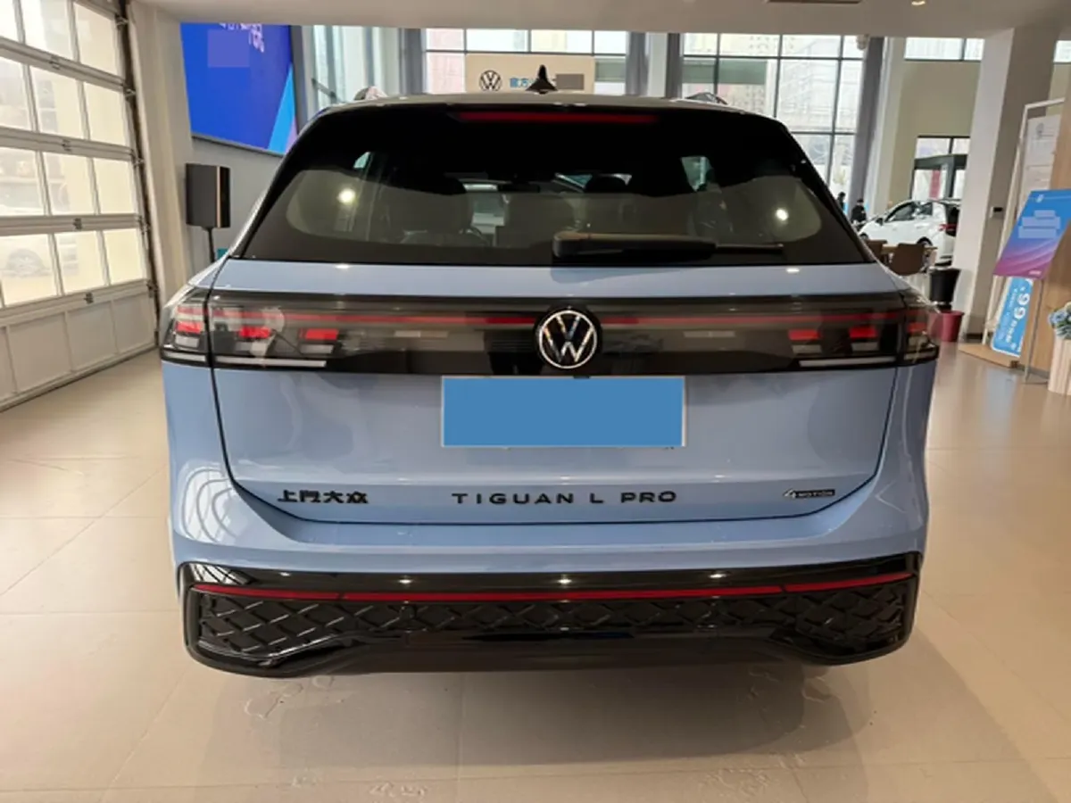 2024 Volkswagen Tiguan L 2.0T 220HP L4 7DCT,autocango,china used car exporter,china ev exporter,chinese used car exporter,chinese used ev exporter