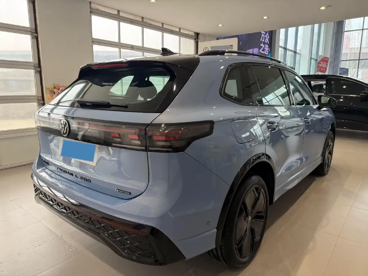 2024 Volkswagen Tiguan L 2.0T 220HP L4 7DCT,autocango,china used car exporter,china ev exporter,chinese used car exporter,chinese used ev exporter