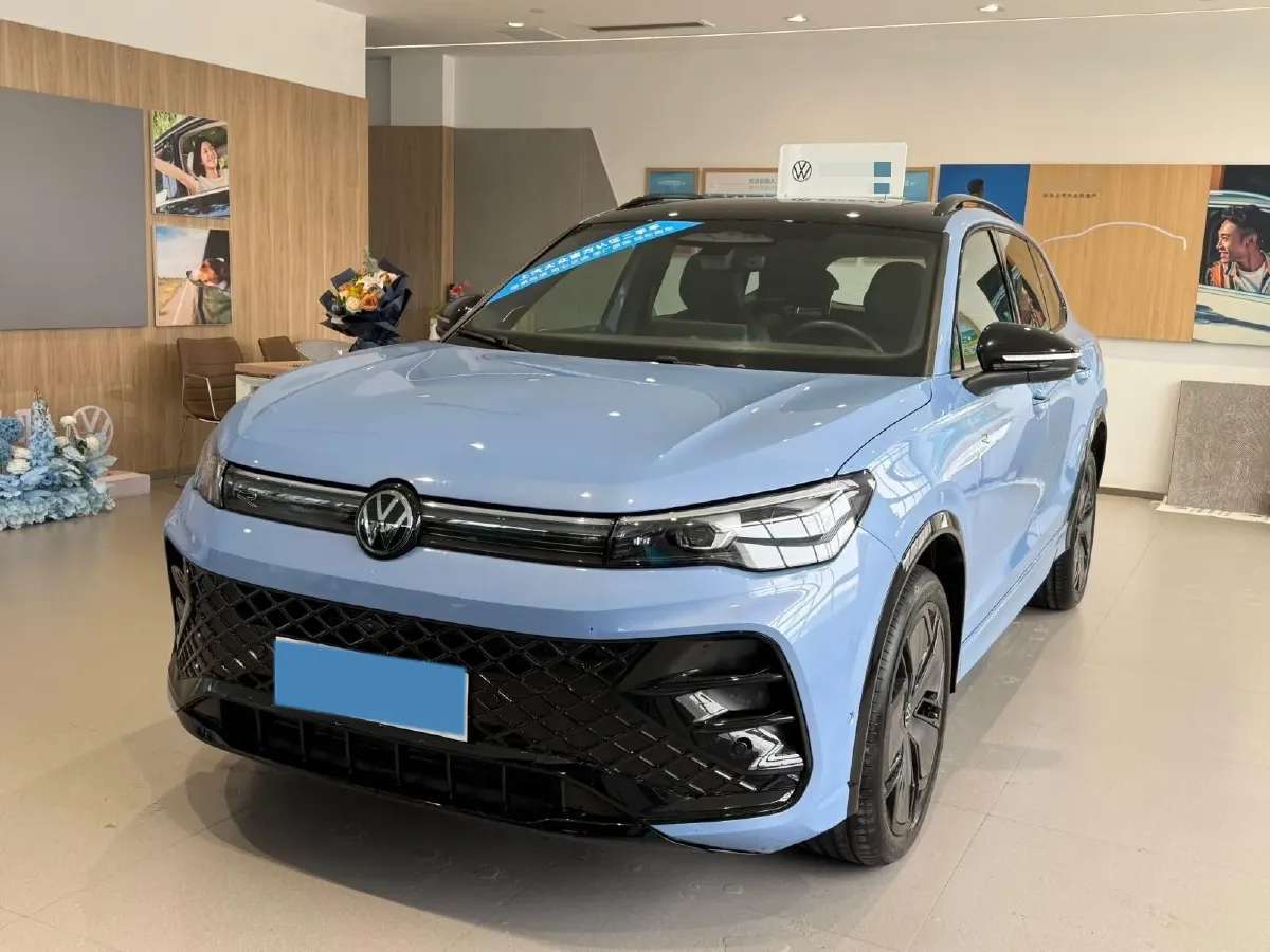 2024 Volkswagen Tiguan L 2.0T 220HP L4 7DCT,autocango,china used car exporter,china ev exporter,chinese used car exporter,chinese used ev exporter