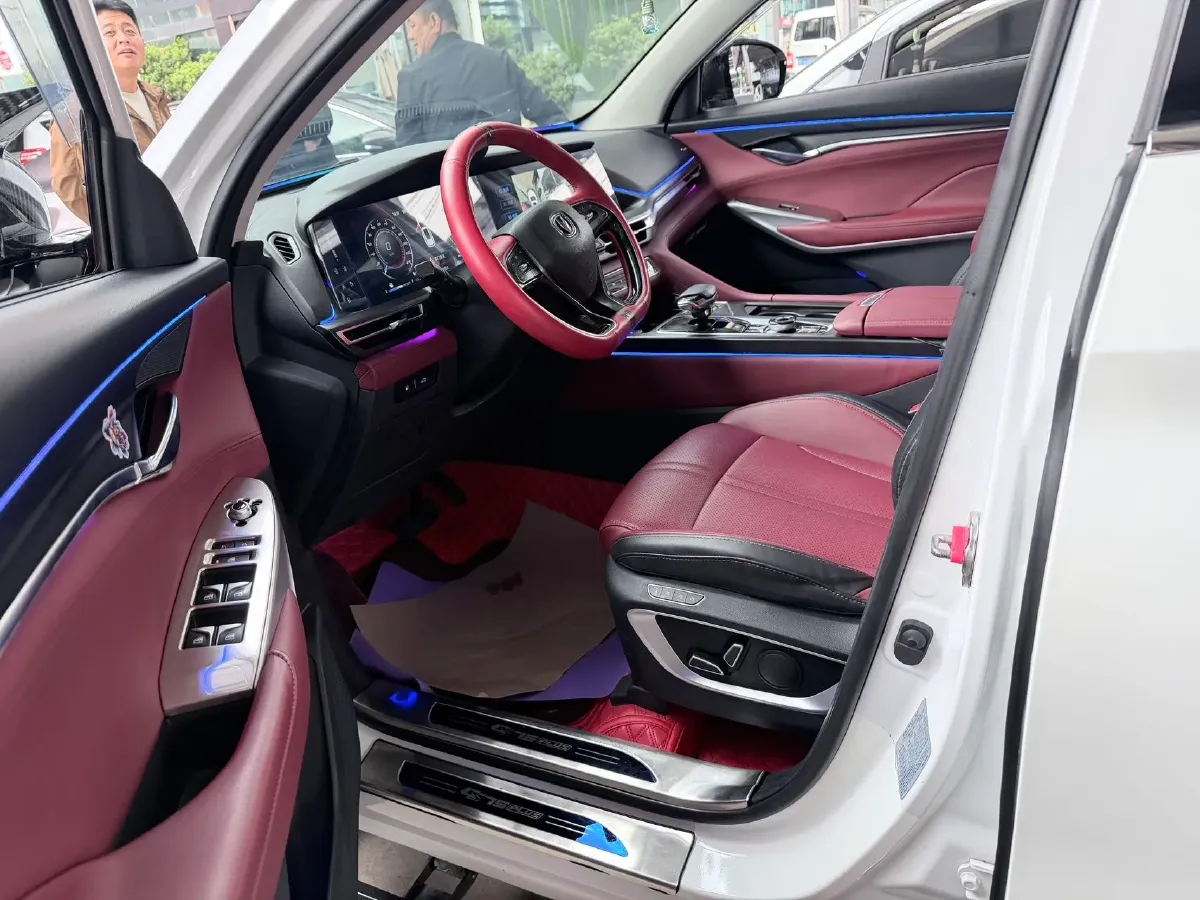 2020 ChangAn CS75 Plus 2.0T 233HP L4 8AT,autocango,china used car exporter,china ev exporter,chinese used car exporter,chinese used ev exporter