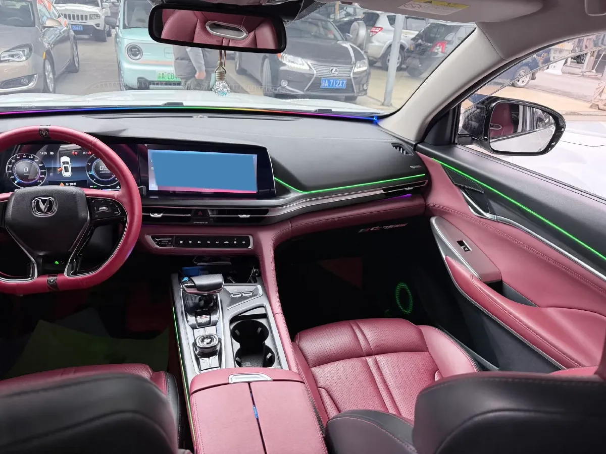 2020 ChangAn CS75 Plus 2.0T 233HP L4 8AT,autocango,china used car exporter,china ev exporter,chinese used car exporter,chinese used ev exporter