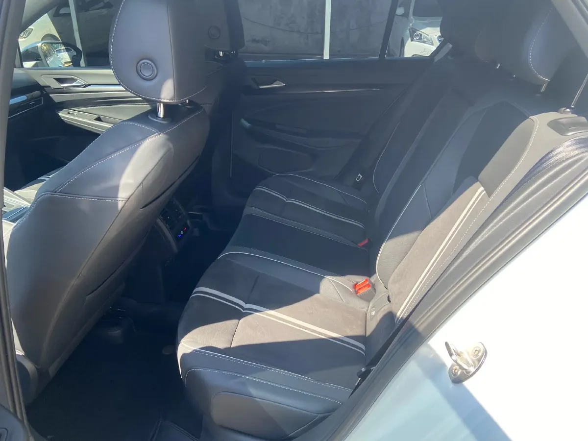 2023 Volkswagen Golf 1.4T 150HP L4 7DCT,autocango,china used car exporter,china ev exporter,chinese used car exporter,chinese used ev exporter