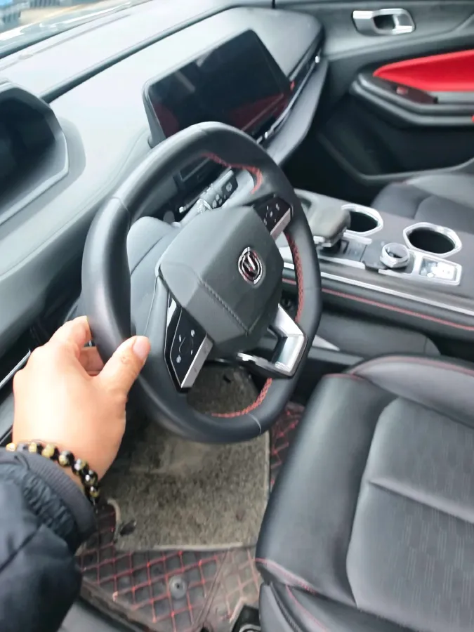 2022 ChangAn Oshan X7 Plus 1.5T 188HP L4 7DCT,autocango,china used car exporter,china ev exporter,chinese used car exporter,chinese used ev exporter