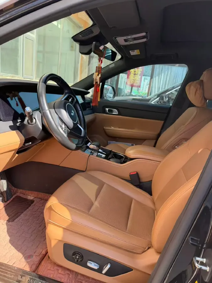 2021 Li ONE Range Extended 131HP REEV 40.5KWH,autocango,china used car exporter,china ev exporter,chinese used car exporter,chinese used ev exporter