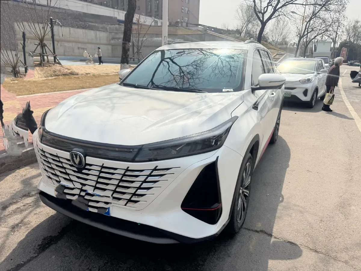 2022 ChangAn CS75 Plus 2.0T 233HP L4 8AT,autocango,china used car exporter,china ev exporter,chinese used car exporter,chinese used ev exporter