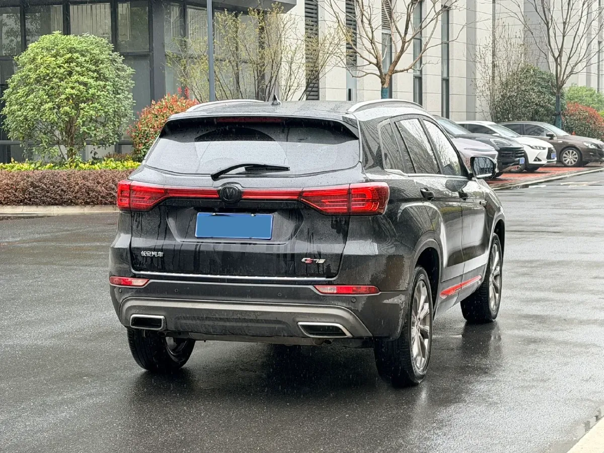 2023 ChangAn CS75 1.5T 188HP L4 7DCT,autocango,china used car exporter,china ev exporter,chinese used car exporter,chinese used ev exporter