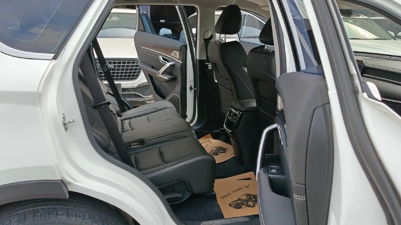 2021 Jetour X70 Plus 1.6T 197HP L4 7DCT,autocango,china used car exporter,china ev exporter,chinese used car exporter,chinese used ev exporter