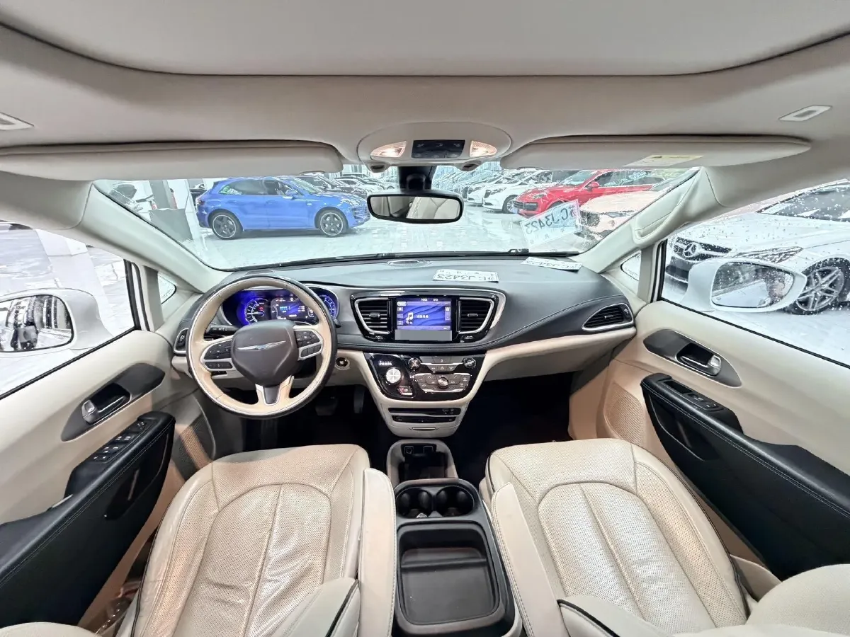 2018 Chrysler Pacifica 3.6L 245HP V6 E-CVT PHEV 16KWH,autocango,china used car exporter,china ev exporter,chinese used car exporter,chinese used ev exporter