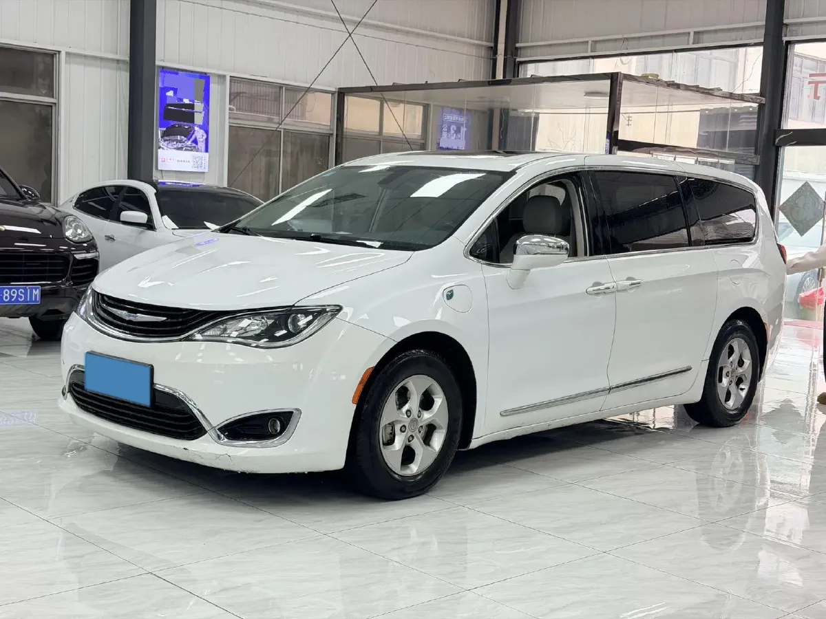 2018 Chrysler Pacifica 3.6L 245HP V6 E-CVT PHEV 16KWH,autocango,china used car exporter,china ev exporter,chinese used car exporter,chinese used ev exporter