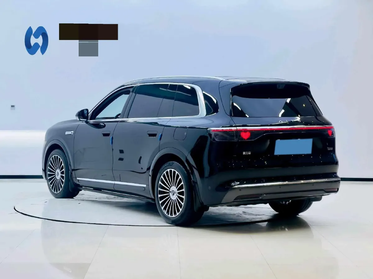 2025 AITO AITO M8 REEV 160HP REEV 53.4KWH,autocango,china used car exporter,china ev exporter,chinese used car exporter,chinese used ev exporter