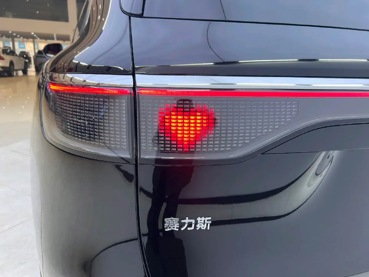 2025 AITO AITO M8 REEV 160HP REEV 53.4KWH,autocango,china used car exporter,china ev exporter,chinese used car exporter,chinese used ev exporter