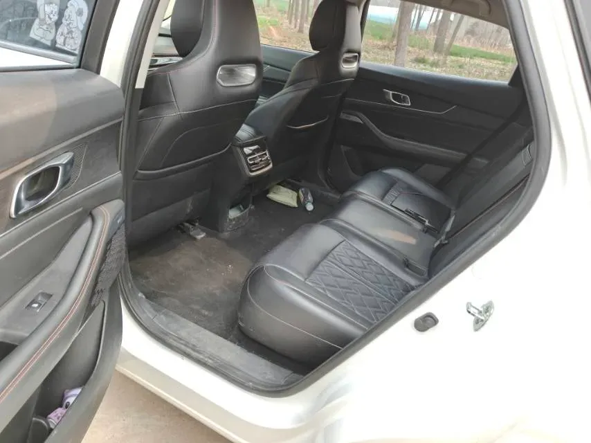 2021 ChangAn UNI-K 2.0T 233HP L4 8AT,autocango,china used car exporter,china ev exporter,chinese used car exporter,chinese used ev exporter