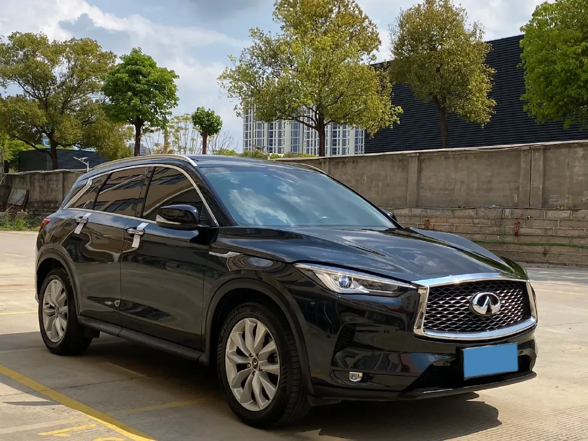 2018 Infiniti QX30 2.0T 211HP L4 7DCT,autocango,china used car exporter,china ev exporter,chinese used car exporter,chinese used ev exporter