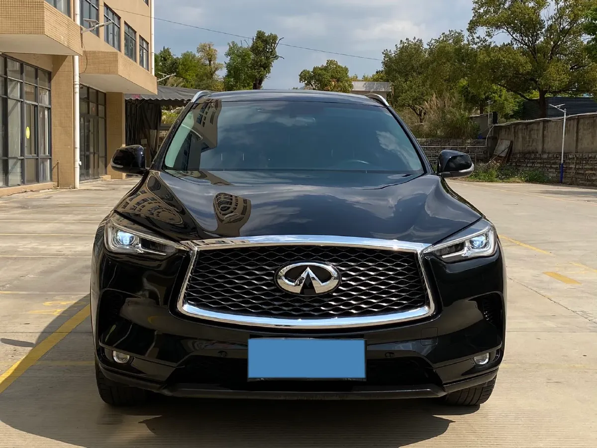 2018 Infiniti QX30 2.0T 211HP L4 7DCT,autocango,china used car exporter,china ev exporter,chinese used car exporter,chinese used ev exporter