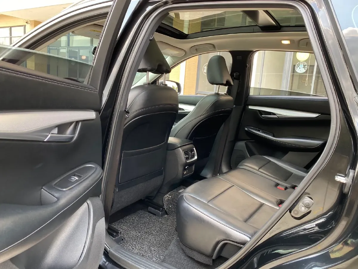 2018 Infiniti QX30 2.0T 211HP L4 7DCT,autocango,china used car exporter,china ev exporter,chinese used car exporter,chinese used ev exporter