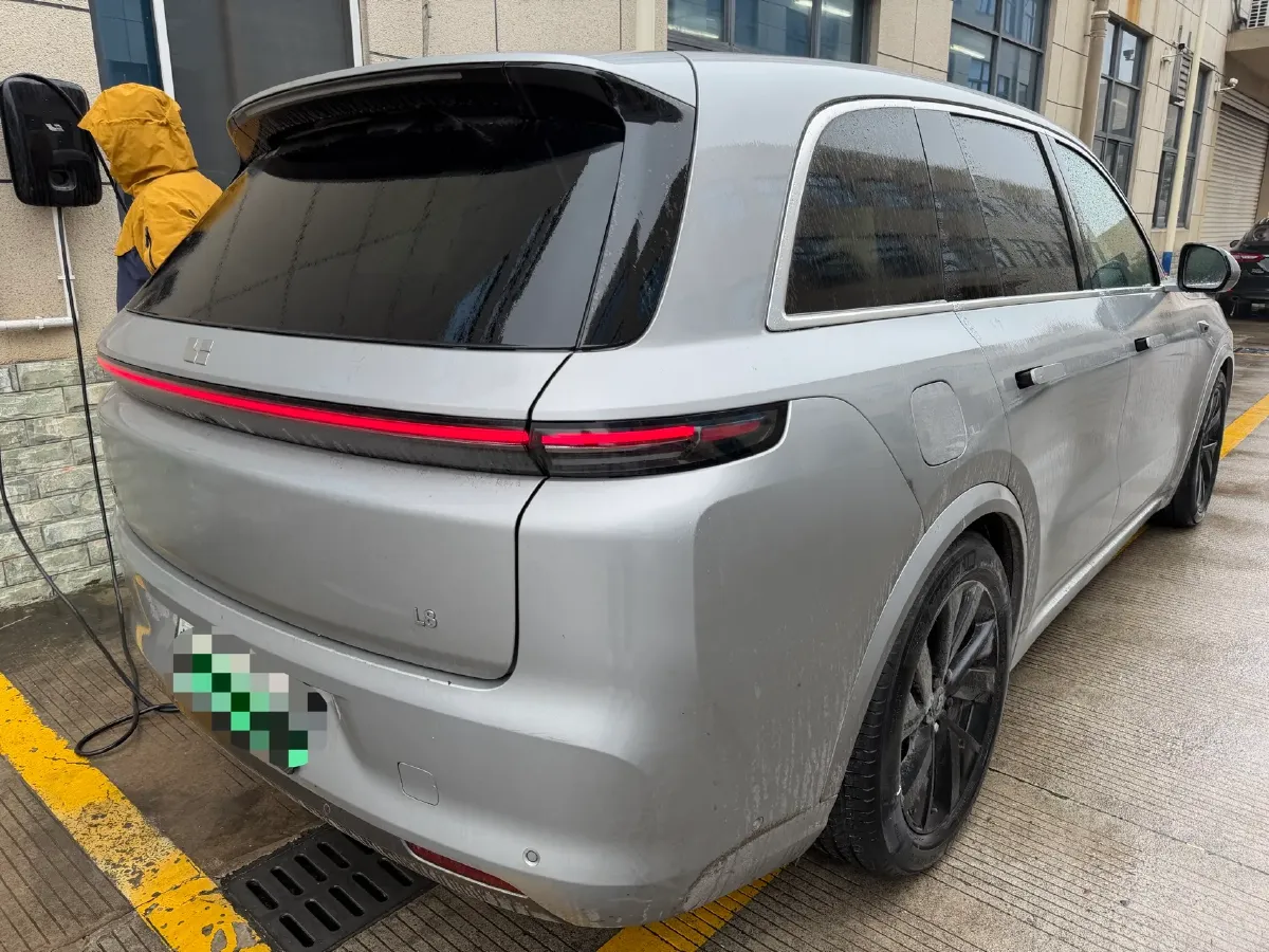 2023 Li L8 Range Extended 154HP REEV 40.9KWH,autocango,china used car exporter,china ev exporter,chinese used car exporter,chinese used ev exporter