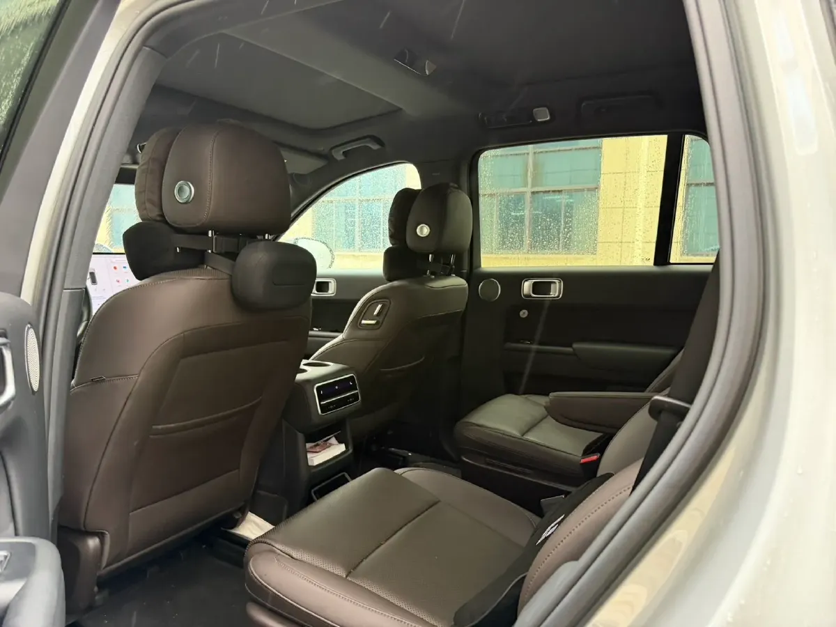 2023 Li L8 Range Extended 154HP REEV 40.9KWH,autocango,china used car exporter,china ev exporter,chinese used car exporter,chinese used ev exporter