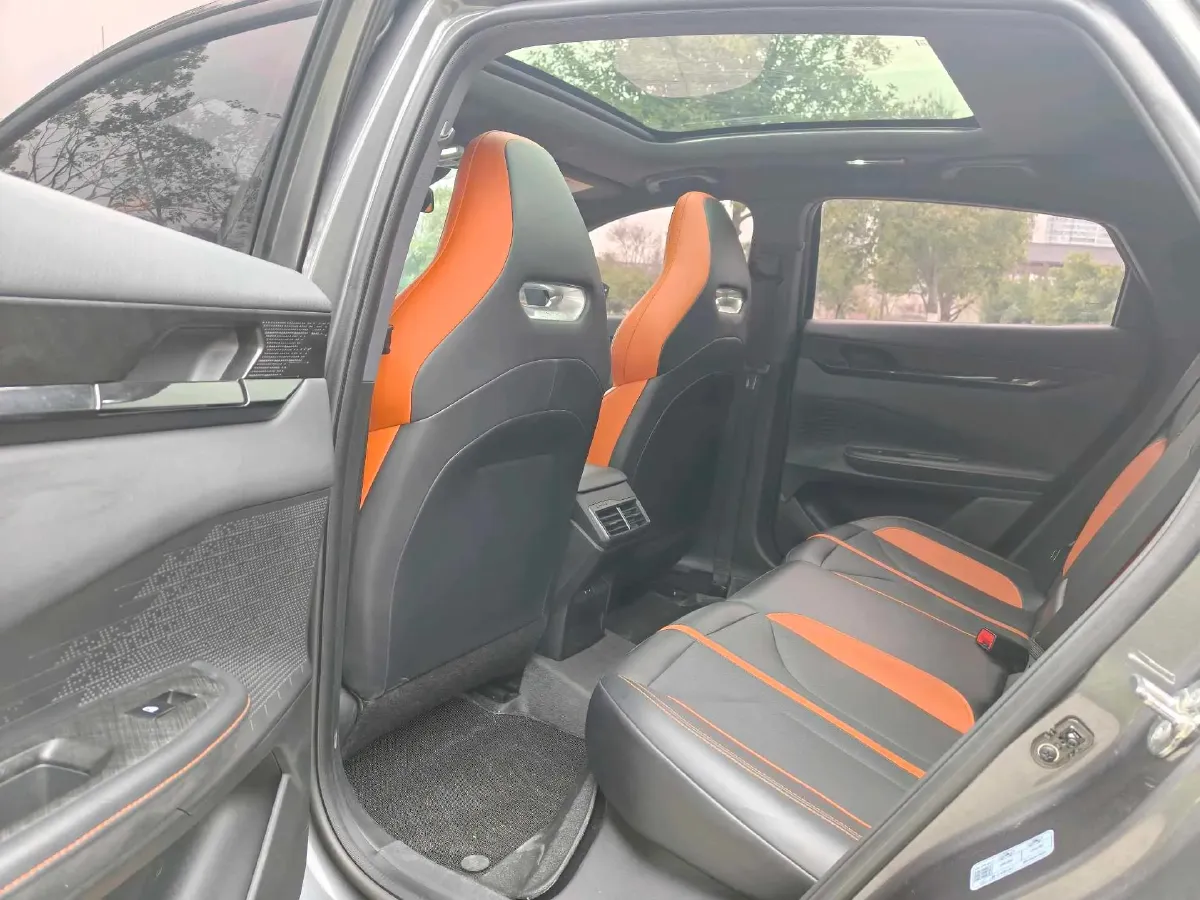 2024 ChangAn UNI-V 1.5T 188HP L4 7DCT,autocango,china used car exporter,china ev exporter,chinese used car exporter,chinese used ev exporter