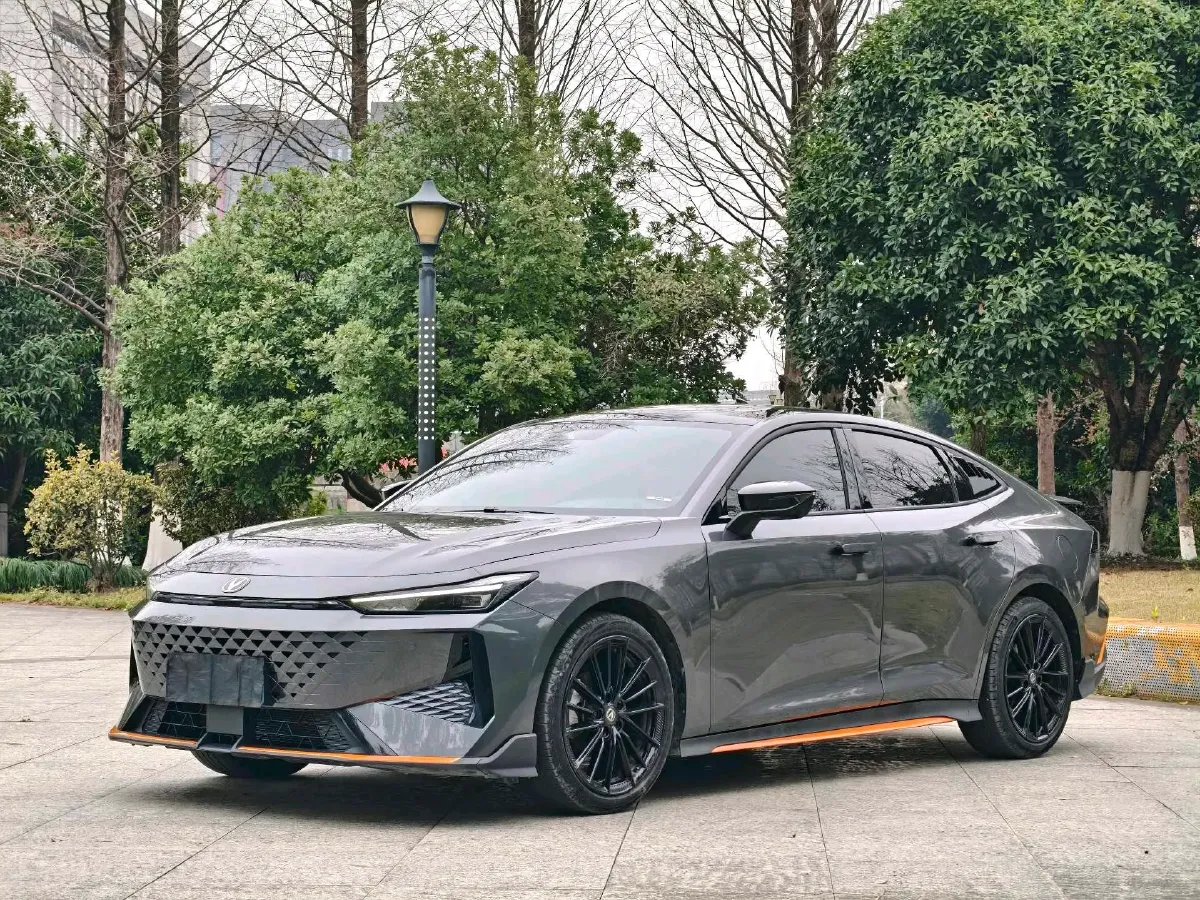 2024 ChangAn UNI-V 1.5T 188HP L4 7DCT,autocango,china used car exporter,china ev exporter,chinese used car exporter,chinese used ev exporter