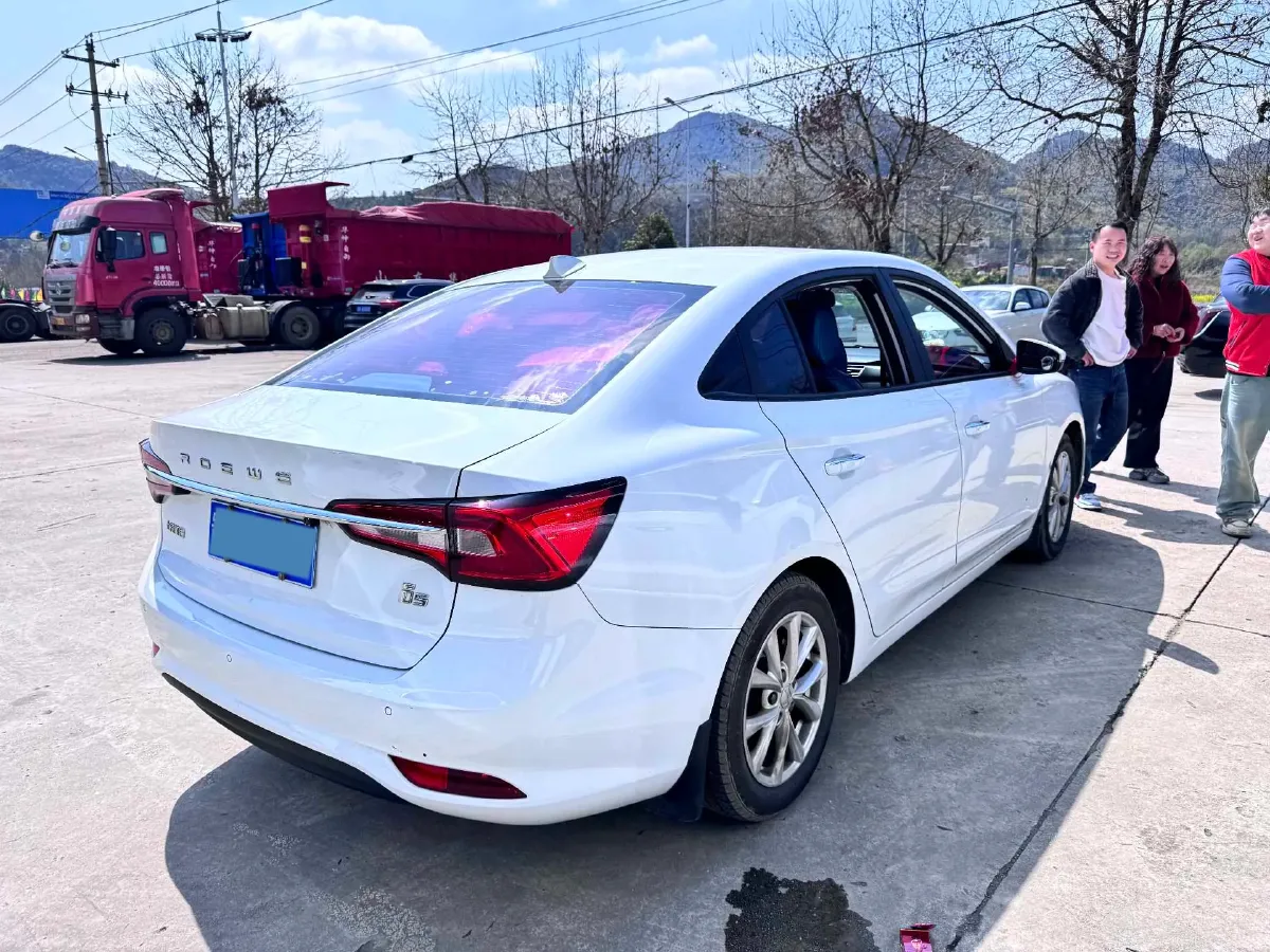2019 Roewe i5 1.5L 120HP L4 5MT,autocango,china used car exporter,china ev exporter,chinese used car exporter,chinese used ev exporter