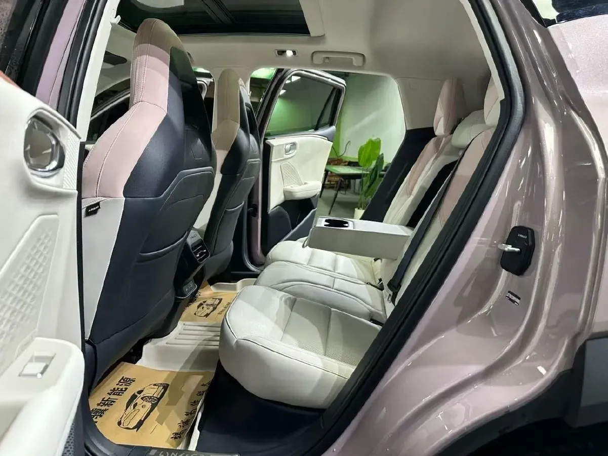 2025 LYNK&CO 06 EM-P 1.5L 120HP L4 3DHT PHEV 19.09KWH,autocango,china used car exporter,china ev exporter,chinese used car exporter,chinese used ev exporter