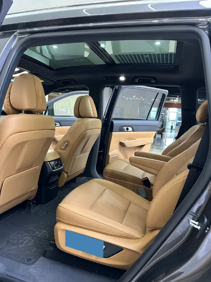 2021 Li ONE Range Extended 131HP REEV 40.5KWH,autocango,china used car exporter,china ev exporter,chinese used car exporter,chinese used ev exporter