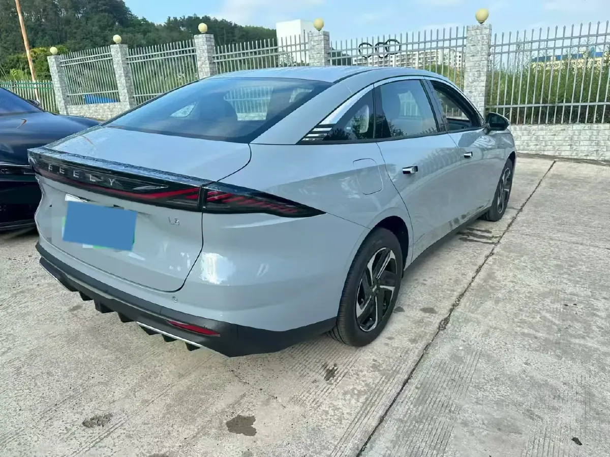 2024 Geely Galaxy L6 1.5T 163HP L4 3DHT PHEV,autocango,china used car exporter,china ev exporter,chinese used car exporter,chinese used ev exporter