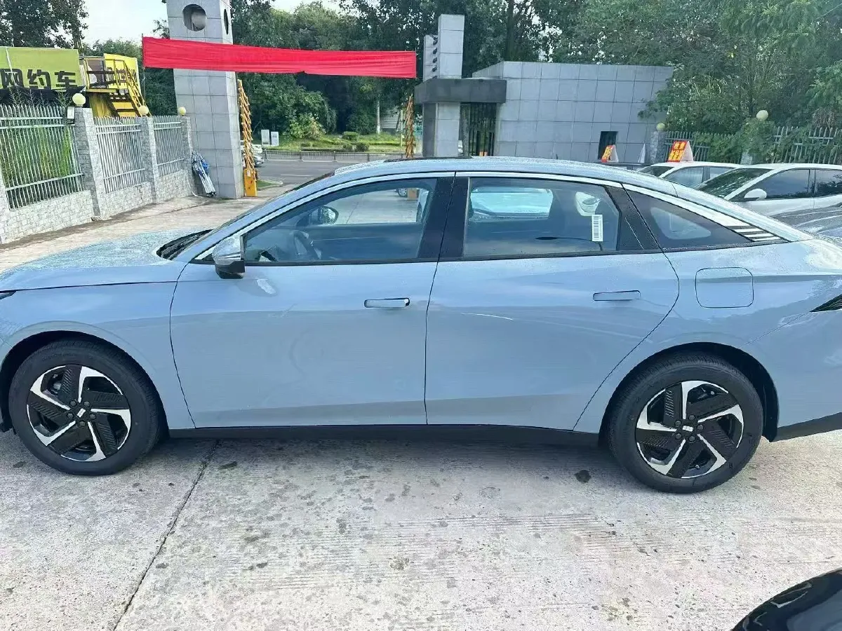 2024 Geely Galaxy L6 1.5T 163HP L4 3DHT PHEV,autocango,china used car exporter,china ev exporter,chinese used car exporter,chinese used ev exporter