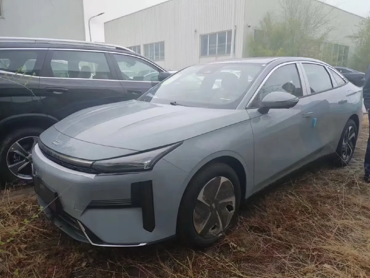 2024 Geely Galaxy L6 1.5T 163HP L4 3DHT PHEV,autocango,china used car exporter,china ev exporter,chinese used car exporter,chinese used ev exporter