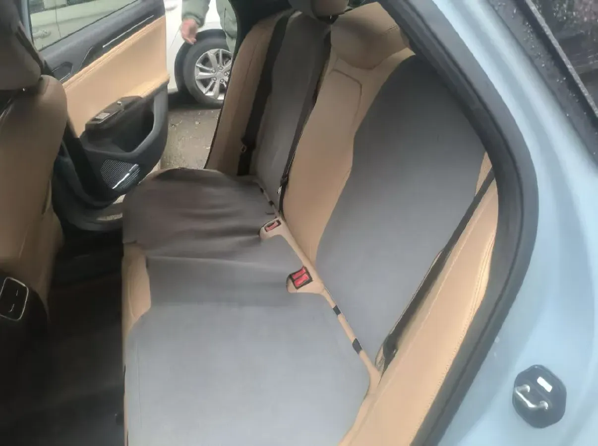 2024 Geely Galaxy L6 1.5T 163HP L4 3DHT PHEV,autocango,china used car exporter,china ev exporter,chinese used car exporter,chinese used ev exporter