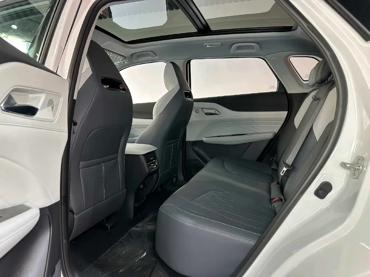 2024 ChangAn UNI-Z 1.5L 98HP L4 E-CVT PHEV 18.4KWH,autocango,china used car exporter,china ev exporter,chinese used car exporter,chinese used ev exporter