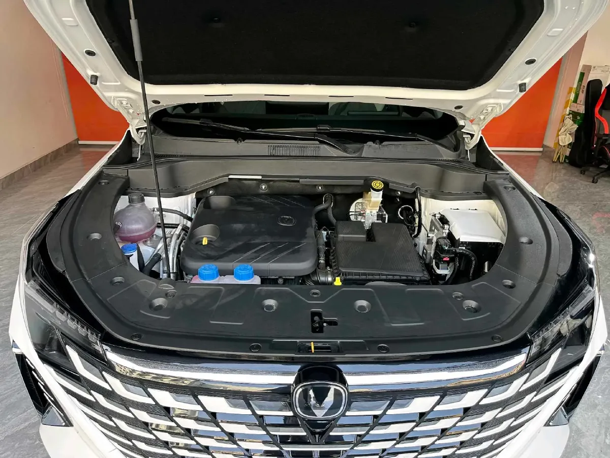 2024 ChangAn UNI-Z 1.5L 98HP L4 E-CVT PHEV 18.4KWH,autocango,china used car exporter,china ev exporter,chinese used car exporter,chinese used ev exporter