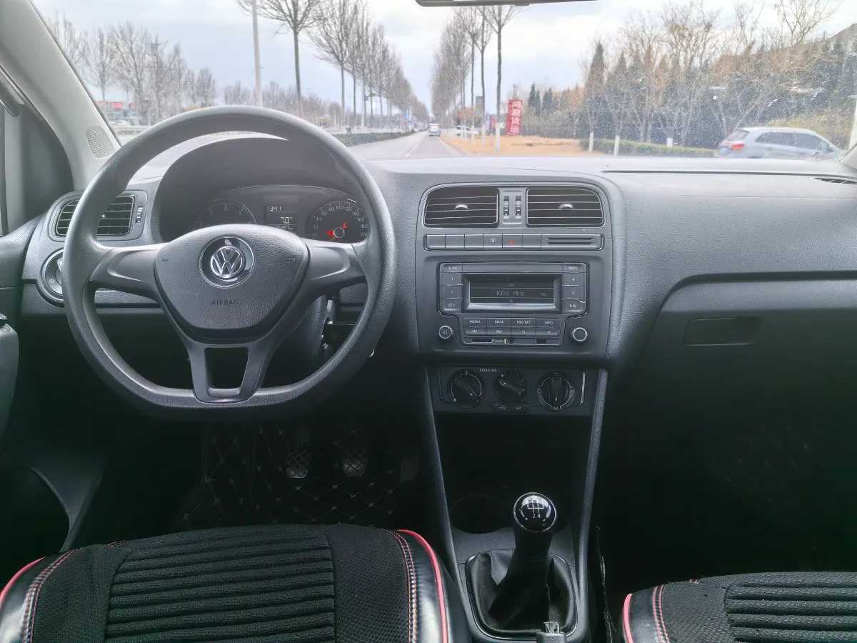 2016 Volkswagen Polo 1.4L 90HP L4 5MT,autocango,china used car exporter,china ev exporter,chinese used car exporter,chinese used ev exporter