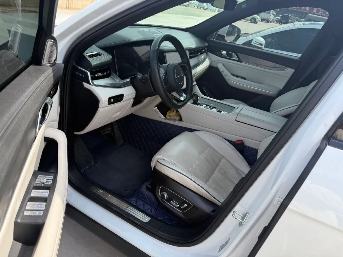 2021 Kia Carnival 2.0T 233HP L4 8AT,autocango,china used car exporter,china ev exporter,chinese used car exporter,chinese used ev exporter