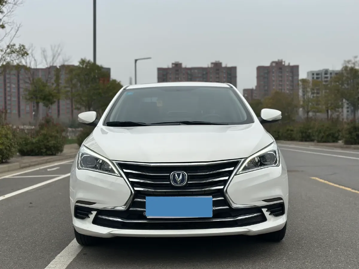 2019 ChangAn Eado DT 1.6L 125HP L4 5MT,autocango,china used car exporter,china ev exporter,chinese used car exporter,chinese used ev exporter