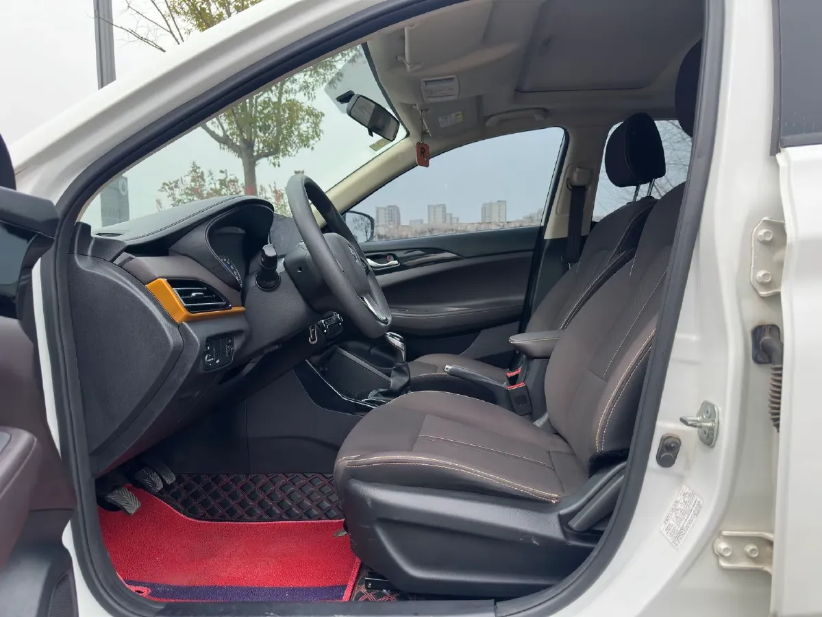 2019 ChangAn Eado DT 1.6L 125HP L4 5MT,autocango,china used car exporter,china ev exporter,chinese used car exporter,chinese used ev exporter