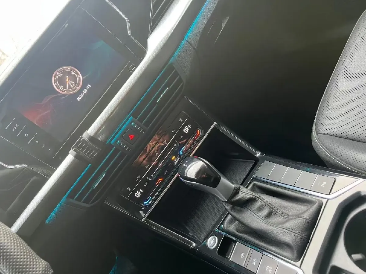 2024 Volkswagen Passat 2.0T 220HP L4 7DCT,autocango,china used car exporter,china ev exporter,chinese used car exporter,chinese used ev exporter