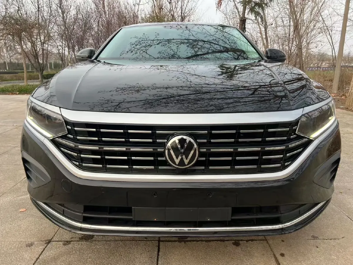 2024 Volkswagen Passat 2.0T 220HP L4 7DCT,autocango,china used car exporter,china ev exporter,chinese used car exporter,chinese used ev exporter