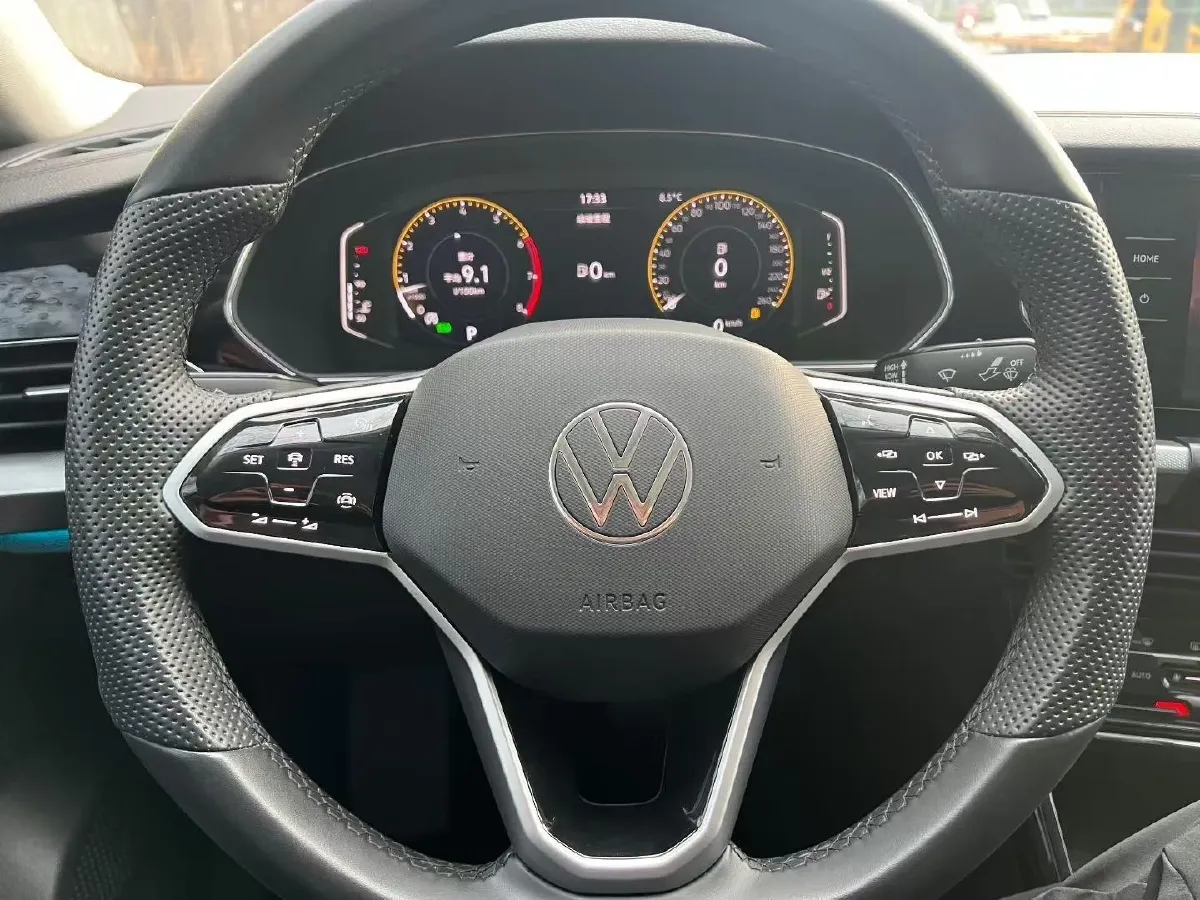 2024 Volkswagen Passat 2.0T 220HP L4 7DCT,autocango,china used car exporter,china ev exporter,chinese used car exporter,chinese used ev exporter