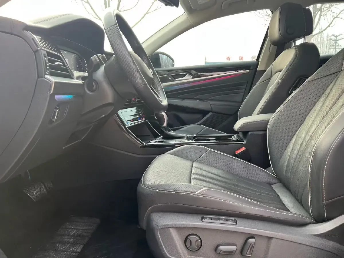 2024 Volkswagen Passat 2.0T 220HP L4 7DCT,autocango,china used car exporter,china ev exporter,chinese used car exporter,chinese used ev exporter