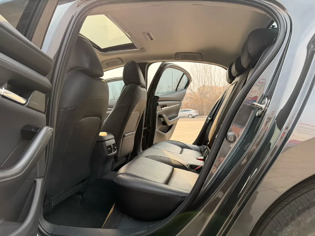 2022 Mazda 3 Axela 2.0L 158HP L4 6AT,autocango,china used car exporter,china ev exporter,chinese used car exporter,chinese used ev exporter