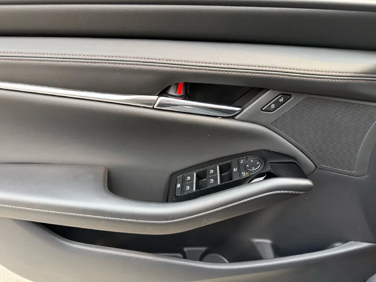 2022 Mazda 3 Axela 2.0L 158HP L4 6AT,autocango,china used car exporter,china ev exporter,chinese used car exporter,chinese used ev exporter