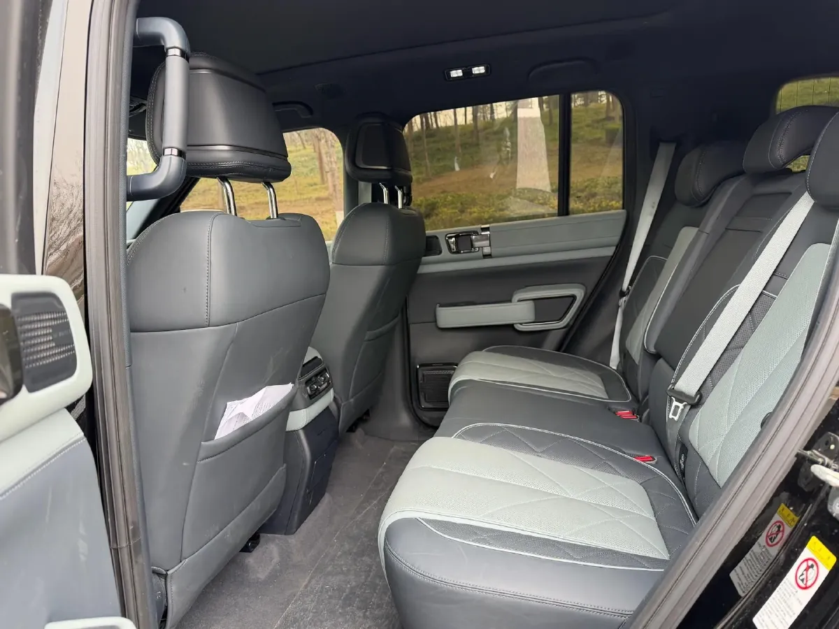 2025 FangChengBao Bao 5 1.5T 194HP L4 E-CVT PHEV 31.8KWH,autocango,china used car exporter,china ev exporter,chinese used car exporter,chinese used ev exporter