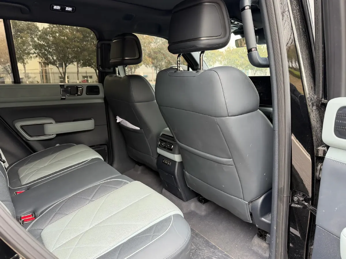 2025 FangChengBao Bao 5 1.5T 194HP L4 E-CVT PHEV 31.8KWH,autocango,china used car exporter,china ev exporter,chinese used car exporter,chinese used ev exporter